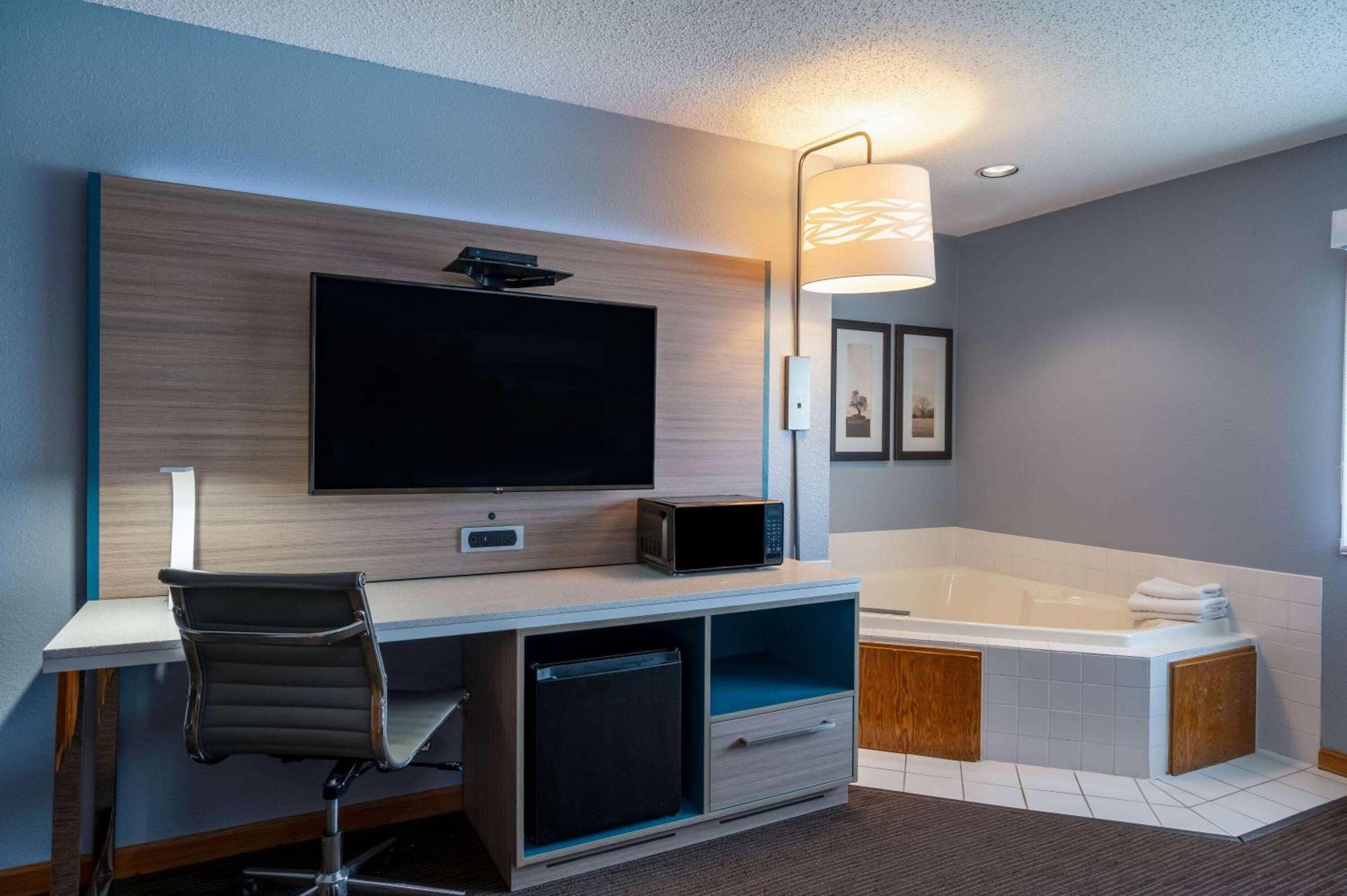 Americinn By Wyndham Eau Claire Buitenkant foto